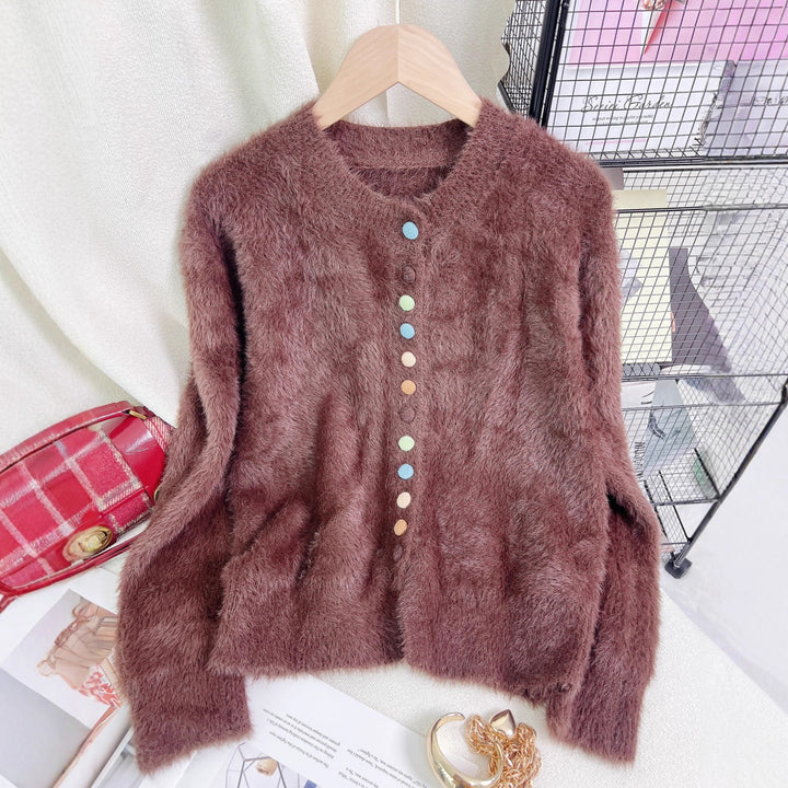 Kvinnors fluffiga cardigan med färgglada knappar och vidskuren design Mirla-Eva Jonsson