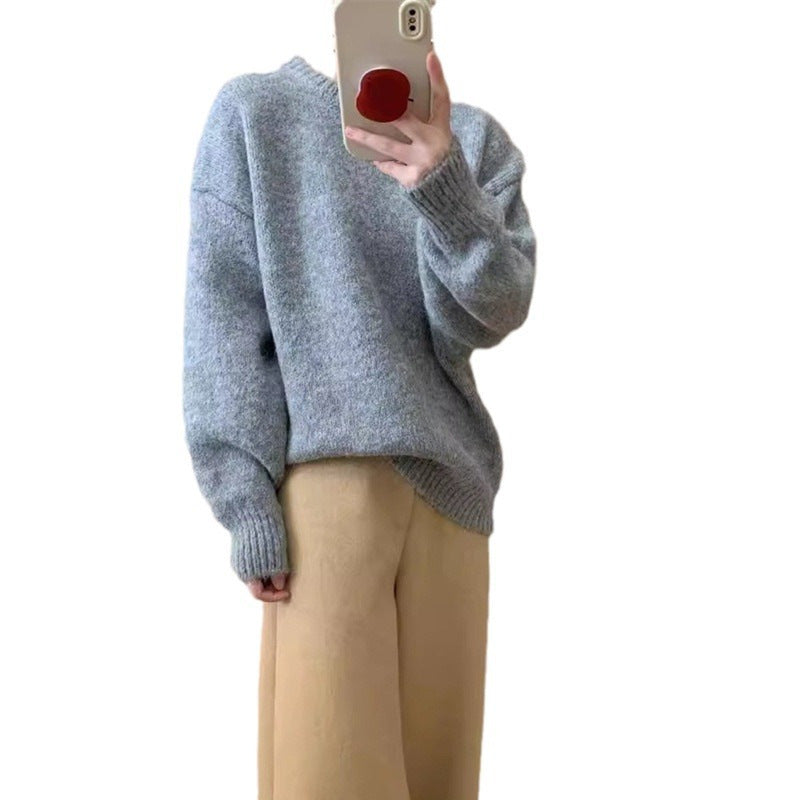 Kvinnors fluffiga oversized tröja gjord av mjuk stickad Mirla-Eva Jonsson
