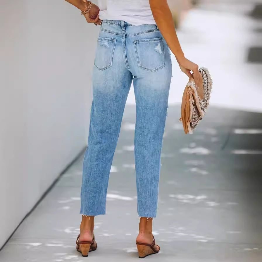 Kvinnors förstörda jeans i en avslappnad passform med trendiga detaljer-Eva Jonsson