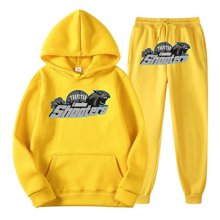 Kvinnors fritids hoodie och jogger set med urbant sportdesign Mirla-Eva Jonsson