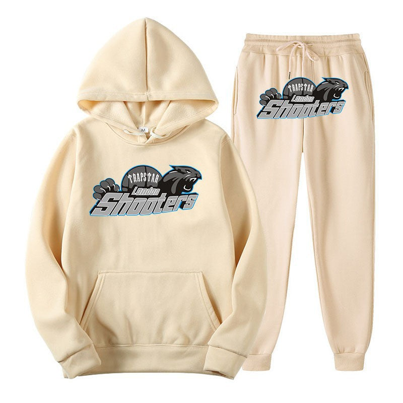Kvinnors fritids hoodie och jogger set med urbant sportdesign Mirla-Eva Jonsson