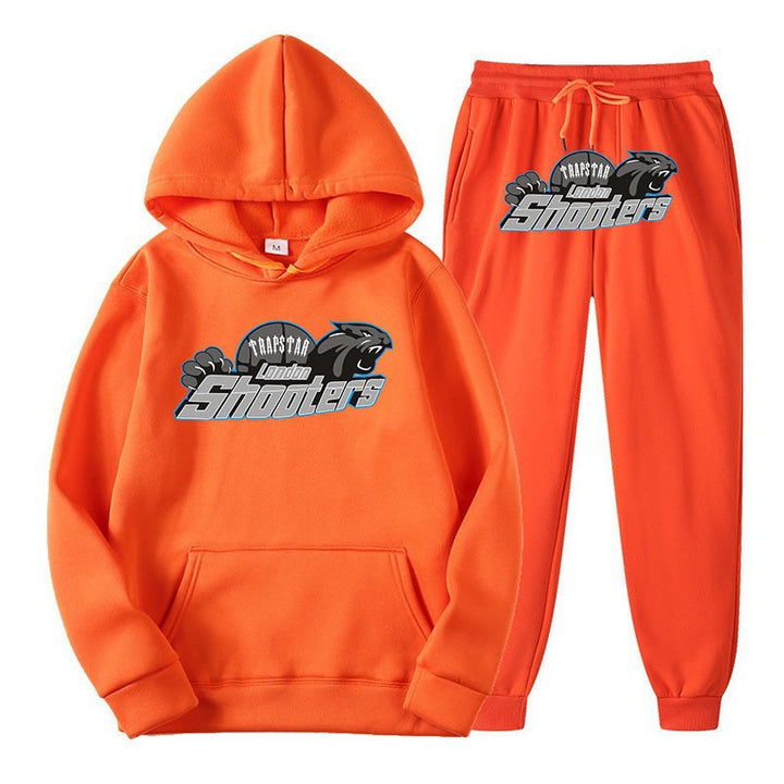 Kvinnors fritids hoodie och jogger set med urbant sportdesign Mirla-Eva Jonsson
