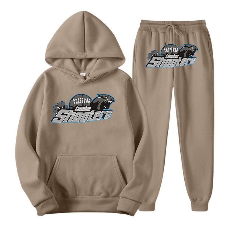 Kvinnors fritids hoodie och jogger set med urbant sportdesign Mirla-Eva Jonsson