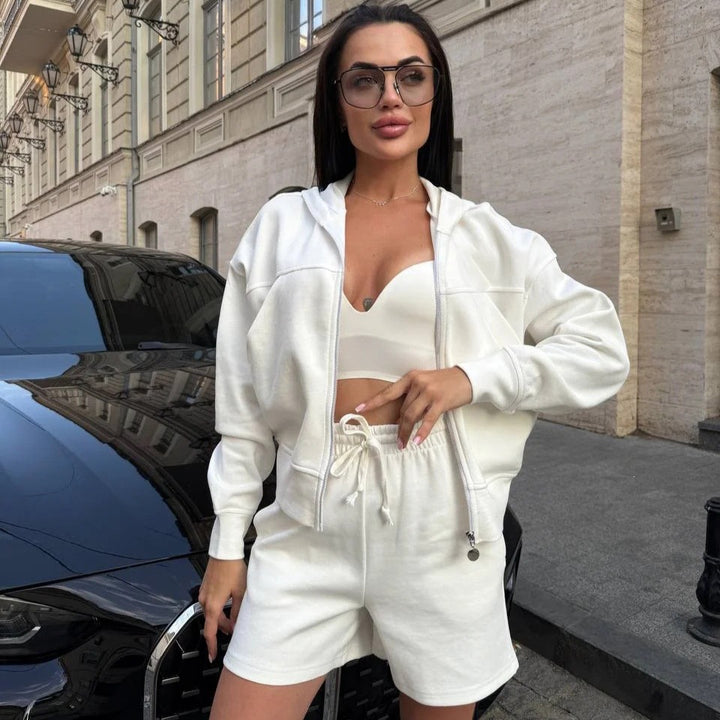Kvinnors fritids joggingset med zip hoodie och lösa shorts Mirla-Eva Jonsson