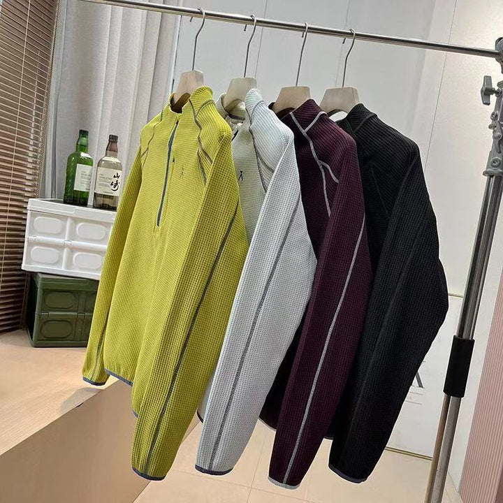 Kvinnors funktionell huva topp med innovativ dragkedja design Mirla-Eva Jonsson