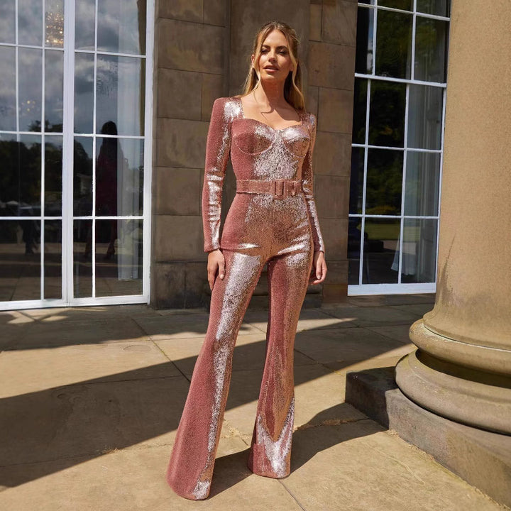 Kvinnors glamorösa enstycks-outfit med glittrande applikationer och skräddarsydd silhuett-Eva Jonsson
