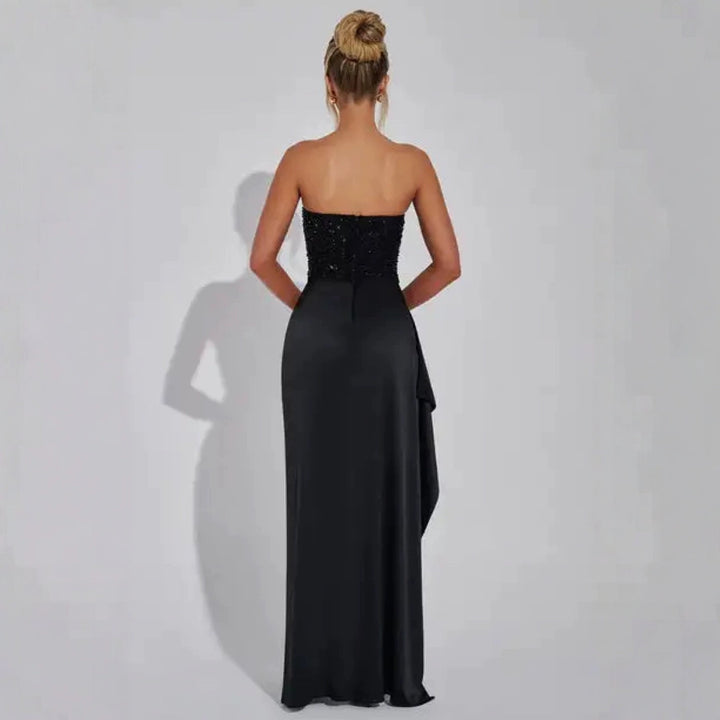Kvinnors glamorösa kvällsklänning med hjärtformad bustier och asymmetrisk slits Mirla-Eva Jonsson