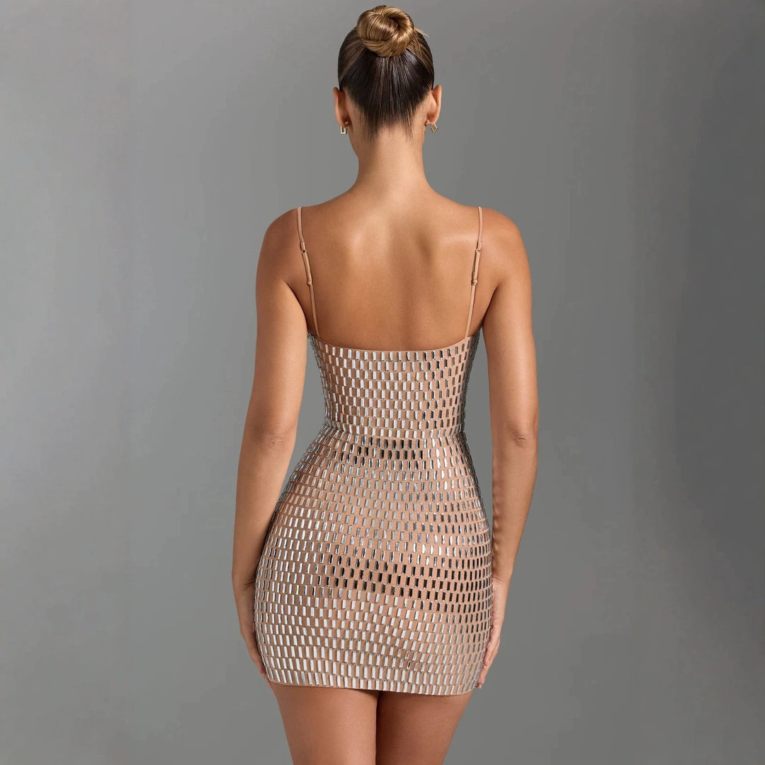Kvinnors glamorösa miniklänning med transparent mesh-design och off-shoulder-cut-Eva Jonsson