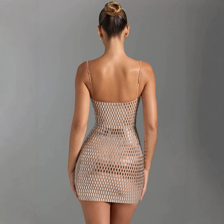 Kvinnors glamorösa miniklänning med transparent mesh-design och off-shoulder-cut-Eva Jonsson