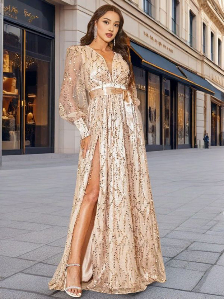 Kvinnors glamourösa aftonklänning med glittrande paljetter och djup slits-Eva Jonsson