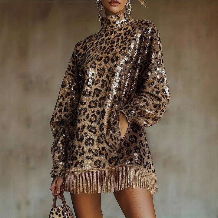 Kvinnors glittrande kort klänning med leopardtryck och fransar Mirla-Eva Jonsson