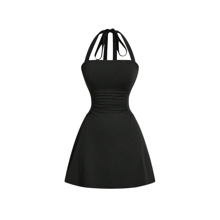 Kvinnors halterneck klänning med figur-flattering drapering och stiligt ryggsnörningsdesign Mirla-Eva Jonsson