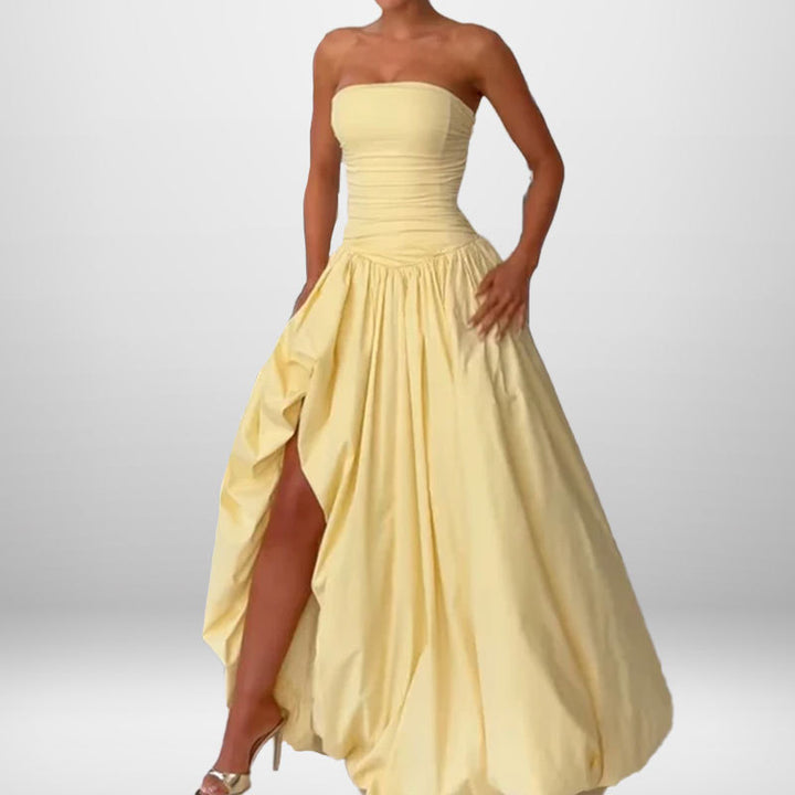 Kvinnors högkvalitativa bandeau maxi klänning med elegant slits och voluminös kjol Mirla-Eva Jonsson