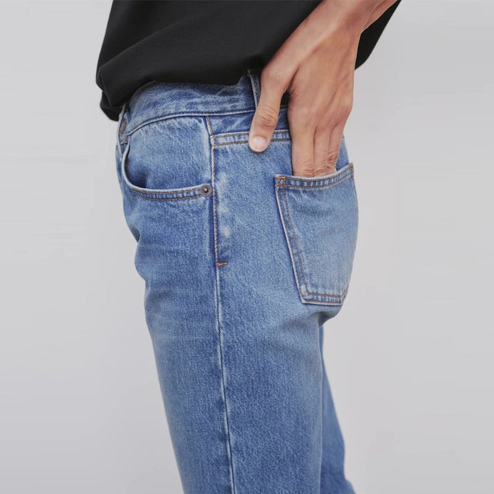 Kvinnors högmidjade jeans i en avslappnad passform Mirla-Eva Jonsson