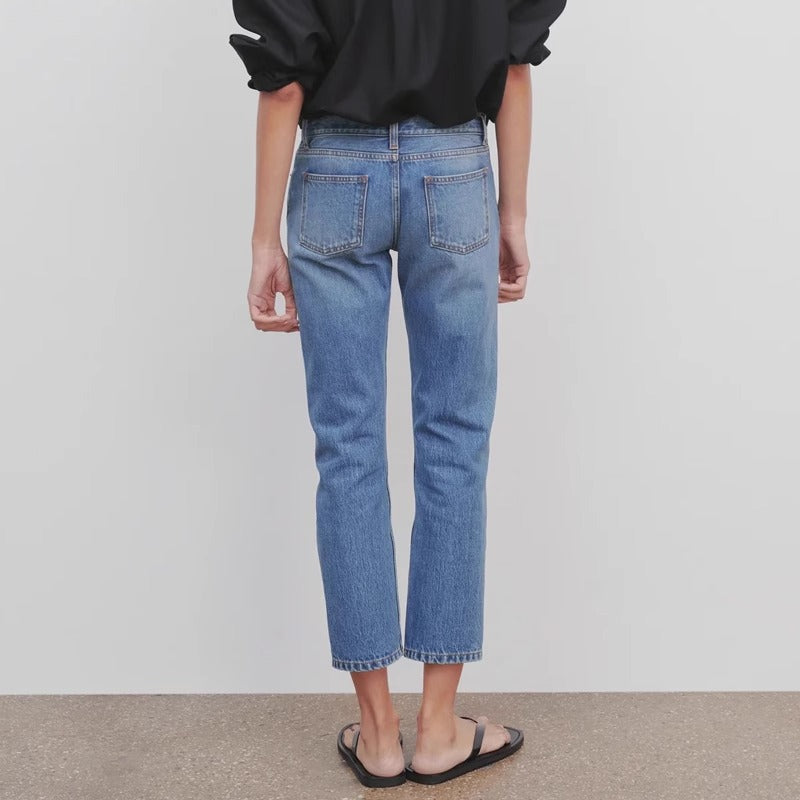 Kvinnors högmidjade jeans i en avslappnad passform Mirla-Eva Jonsson