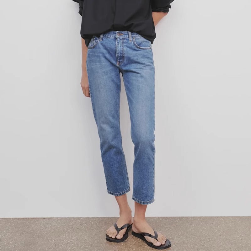 Kvinnors högmidjade jeans i en avslappnad passform Mirla-Eva Jonsson