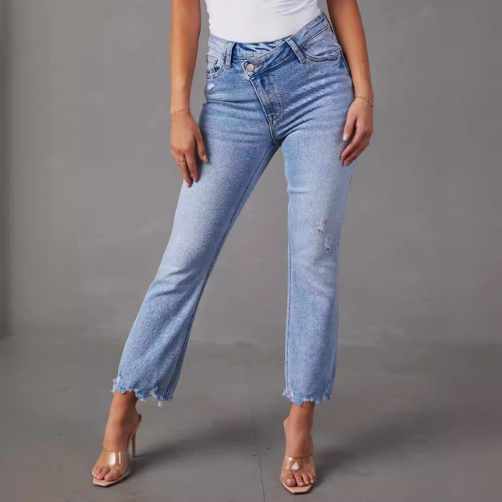 Kvinnors högmidjade jeans med trendiga fransar och slitna detaljer Mirla-Eva Jonsson