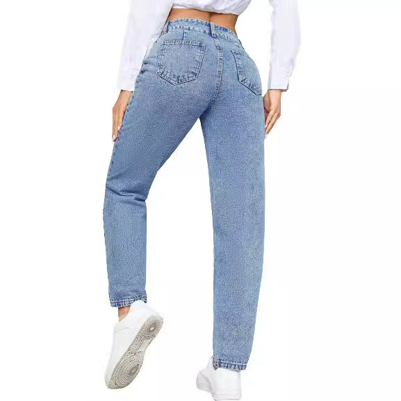 Kvinnors högmidjade kille jeans med klassisk skärning och knappdetaljer Mirla-Eva Jonsson
