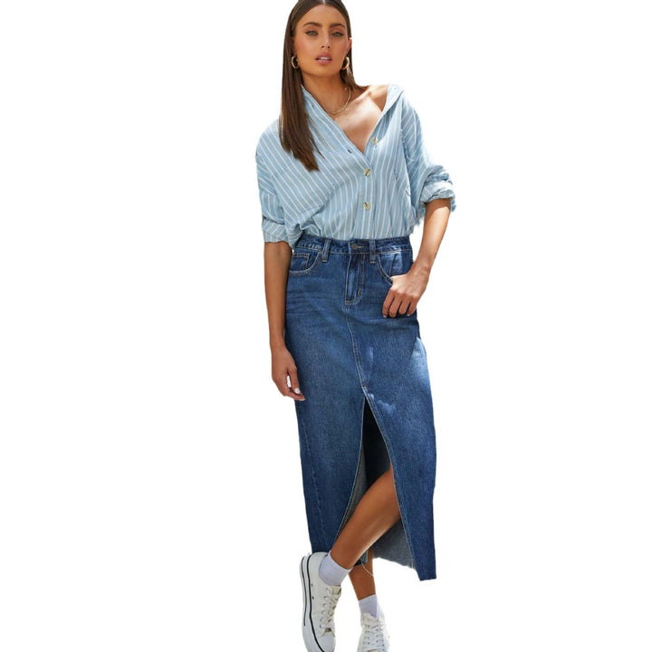 Kvinnors högskuren denim-mittenkjol med sidöppning och fransade kanter Mirla-Eva Jonsson