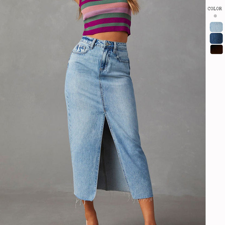 Kvinnors högskuren denim-mittenkjol med sidöppning och fransade kanter Mirla-Eva Jonsson