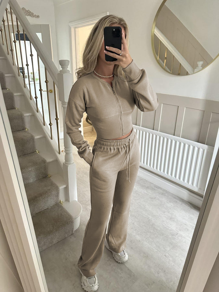 Kvinnors högskurna sport- och lounge-set med modern dragkedja Mirla-Eva Jonsson