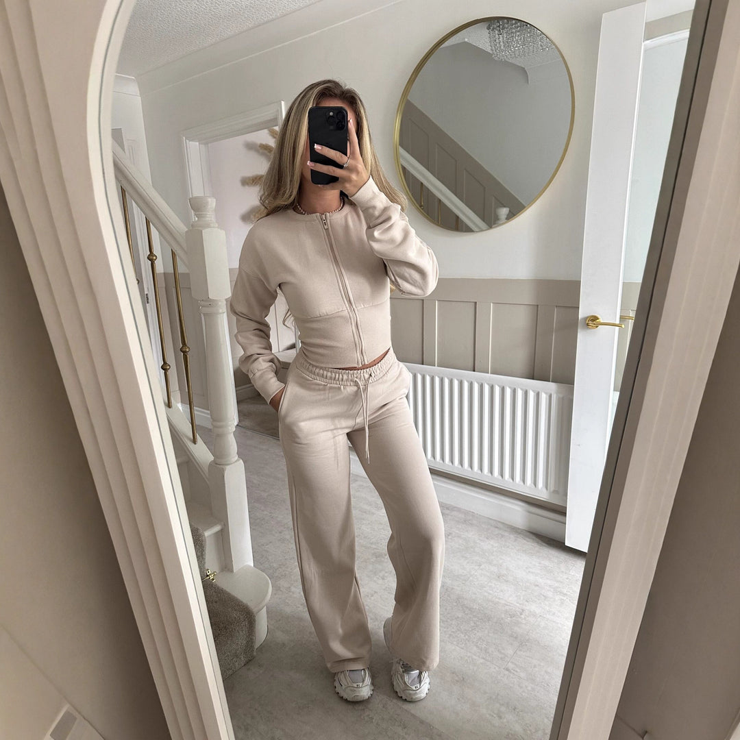 Kvinnors högskurna sport- och lounge-set med modern dragkedja Mirla-Eva Jonsson