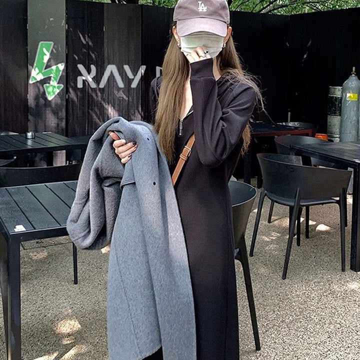 Kvinnors hooded klänning med en lång silhuett och avslappnad passform-Eva Jonsson