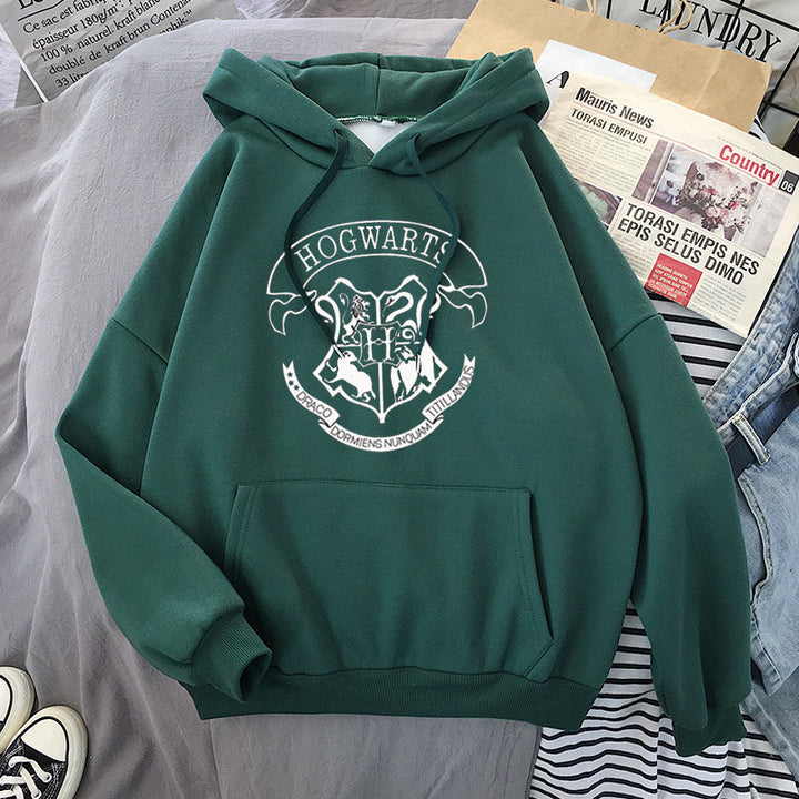 Kvinnors hooded sweatshirt med konstnärlig Hogwarts-design Mirla-Eva Jonsson
