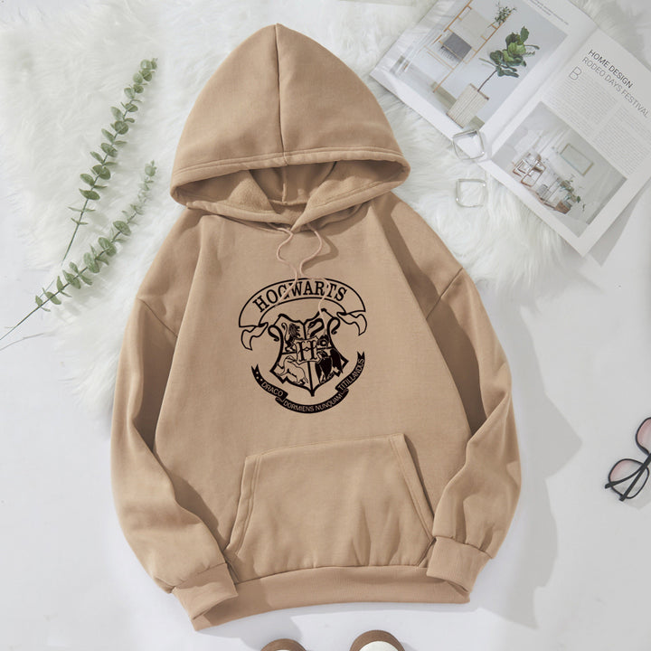 Kvinnors hooded sweatshirt med konstnärlig Hogwarts-design Mirla-Eva Jonsson