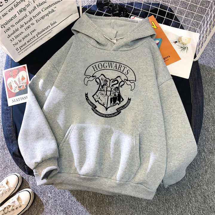 Kvinnors hooded sweatshirt med konstnärlig Hogwarts-design Mirla-Eva Jonsson