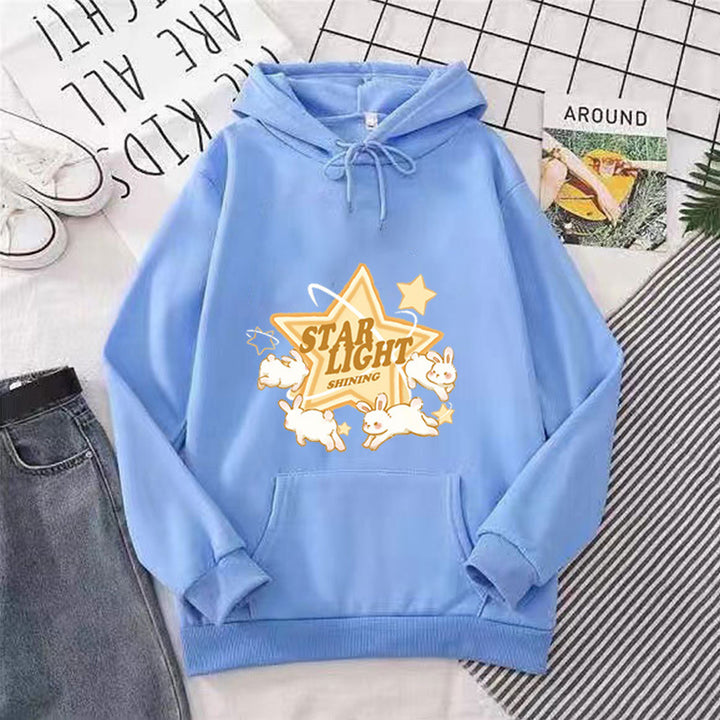 Kvinnors hooded sweatshirt med lekfullt sagomotiv Mirla-Eva Jonsson
