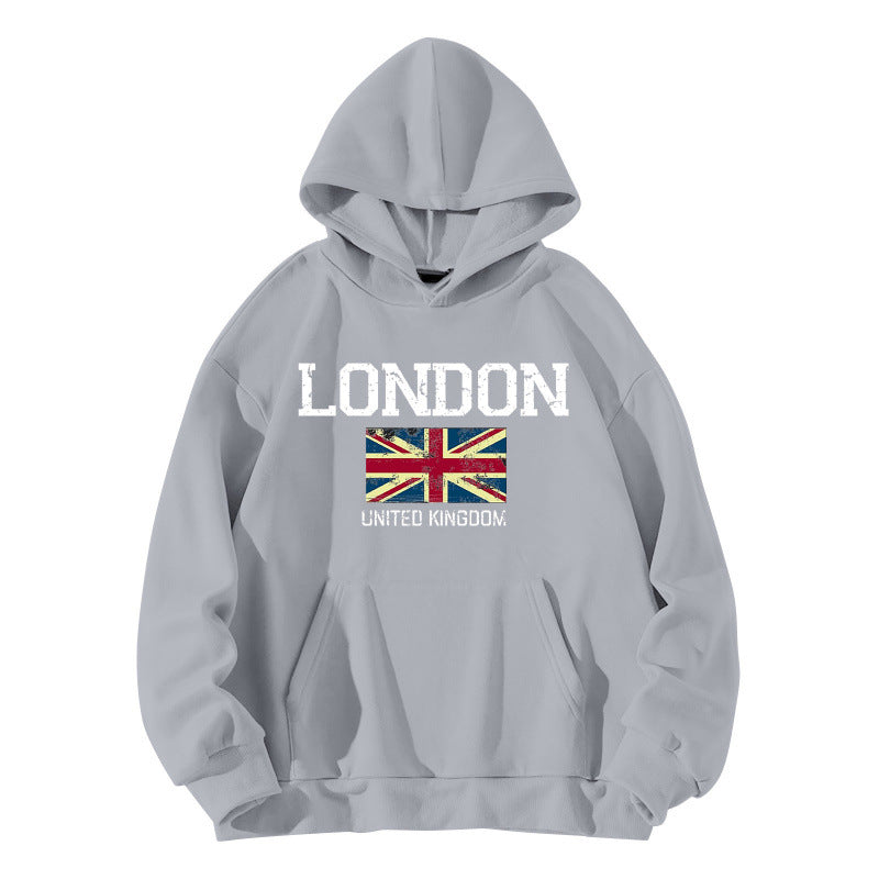 Kvinnors hoodie i urban Londons stil med känguruficka och bekväm passform Mirla-Eva Jonsson