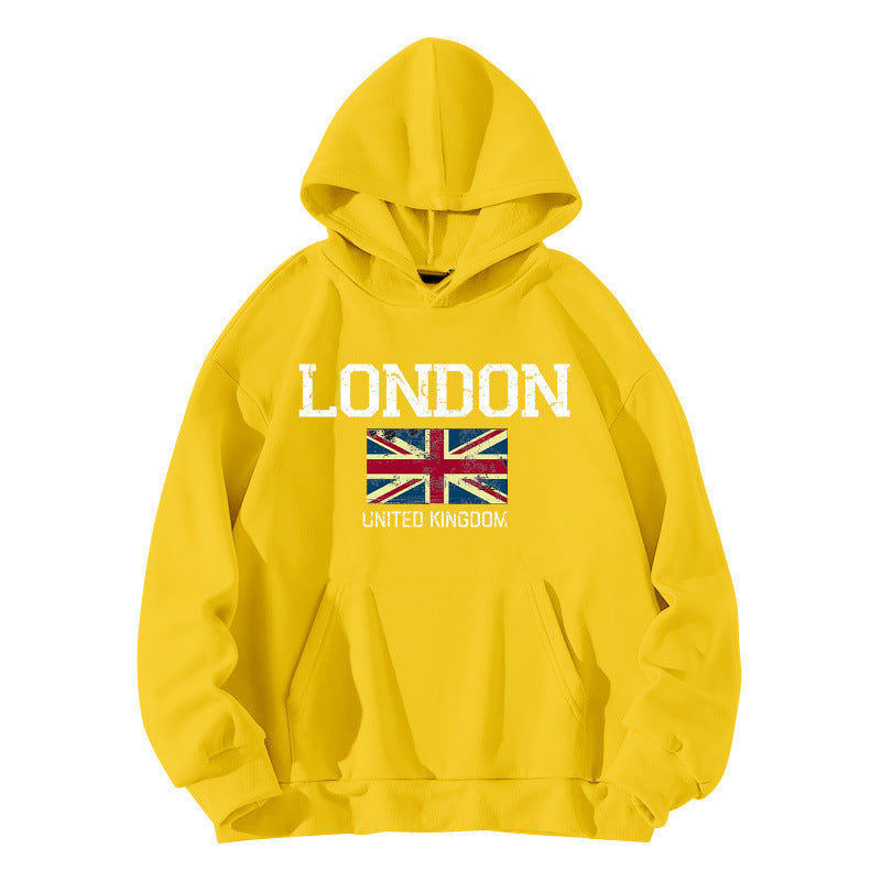 Kvinnors hoodie i urban Londons stil med känguruficka och bekväm passform Mirla-Eva Jonsson