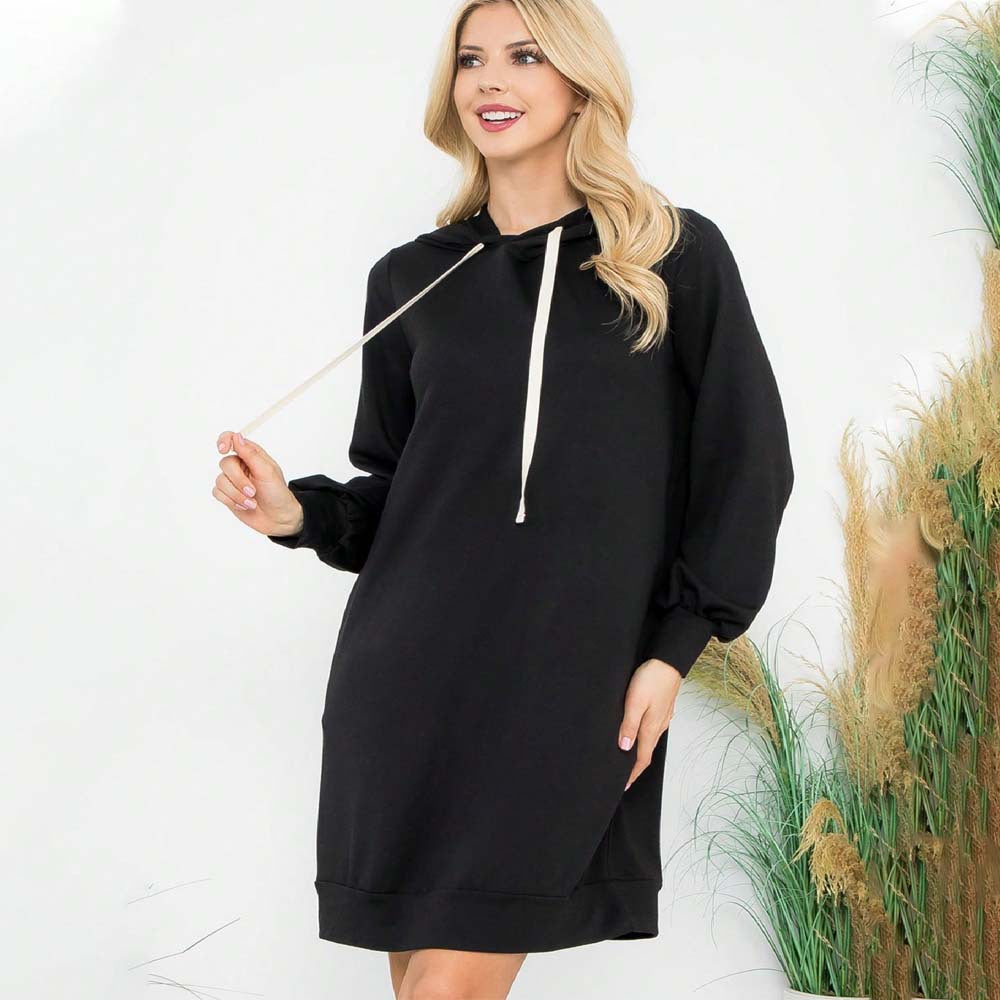 Kvinnors hoodie klänning med eleganta puffärmar och praktisk känguruficka Mirla-Eva Jonsson
