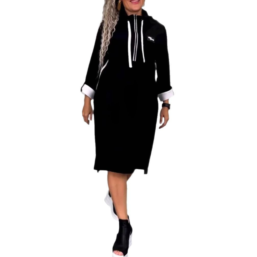 Kvinnors hoodie-klänning med sidofickor och stiligt färgkontrast Mirla-Eva Jonsson