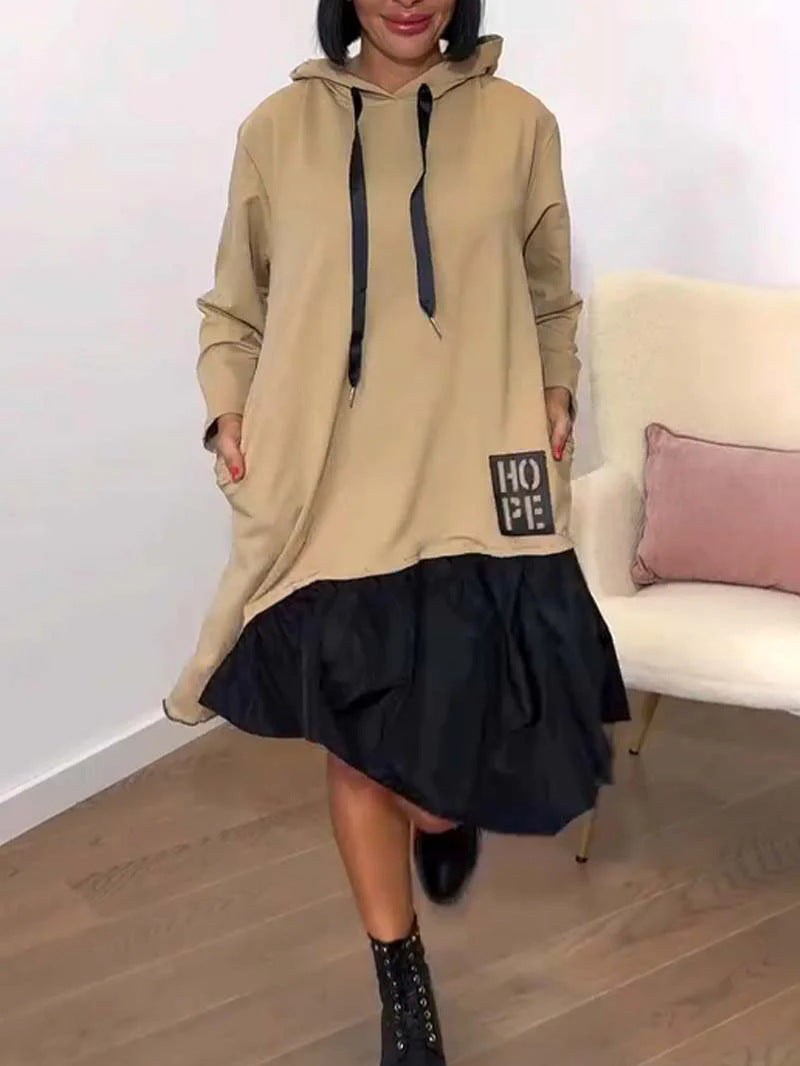 Kvinnors hoodie klänning med voluminös kjol och praktiska fickor Mirla-Eva Jonsson