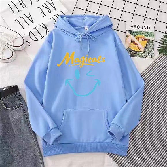 Kvinnors hoodie med avslappnad smiley-design Mirla-Eva Jonsson