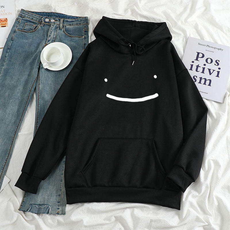 Kvinnors hoodie med avslappnad smiley-design Mirla-Eva Jonsson