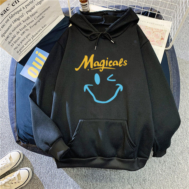 Kvinnors hoodie med avslappnad smiley-design Mirla-Eva Jonsson