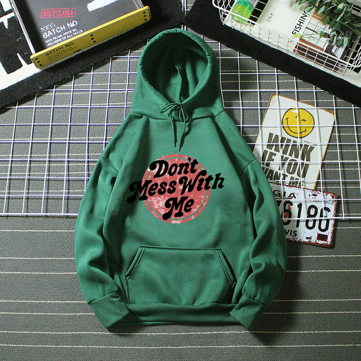 Kvinnors hoodie med avslappnad statementsdesign Mirla-Eva Jonsson
