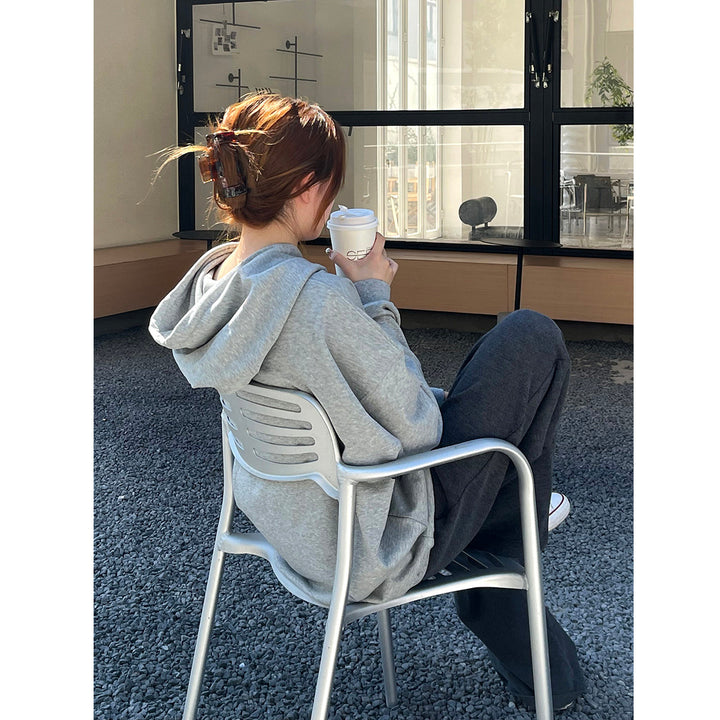 Kvinnors hoodie med avslappnad text och bekväm passform Mirla-Eva Jonsson
