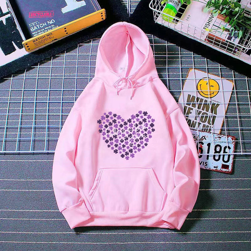 Kvinnors hoodie med blommigt hjärta design Mirla-Eva Jonsson