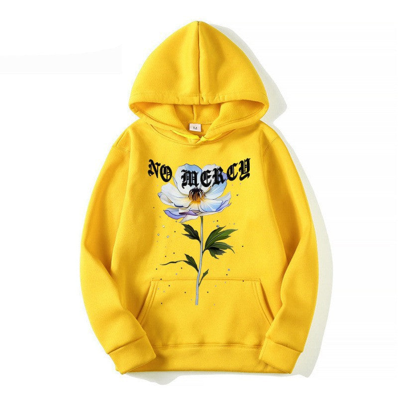 Kvinnors hoodie med blommigt tryck och framträdande text Mirla-Eva Jonsson