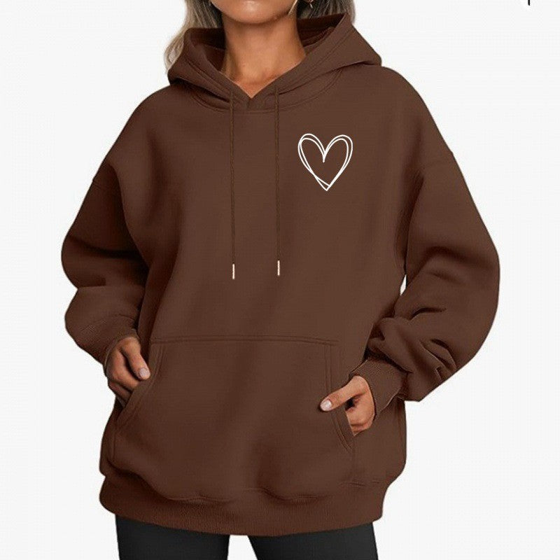 Kvinnors hoodie med coolt hjärtmotiv Mirla-Eva Jonsson
