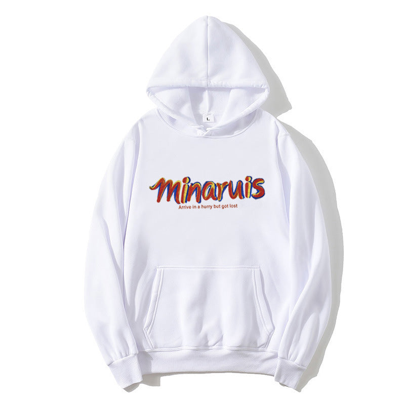 Kvinnors hoodie med färgglad text Mirla-Eva Jonsson