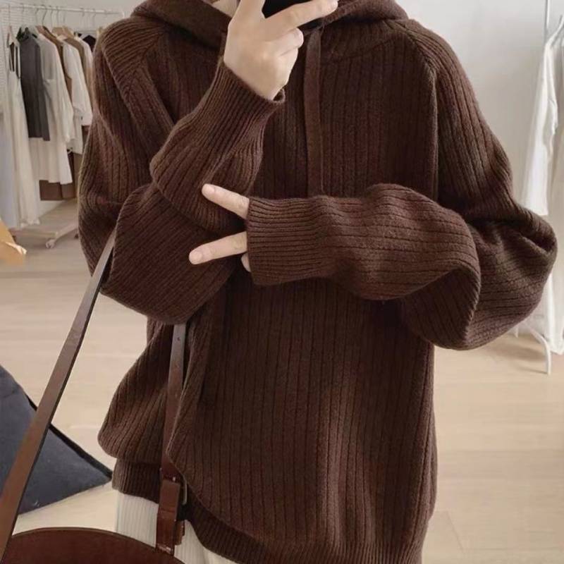 Kvinnors hoodie med fin ribbad textur och avslappnad passform Mirla-Eva Jonsson