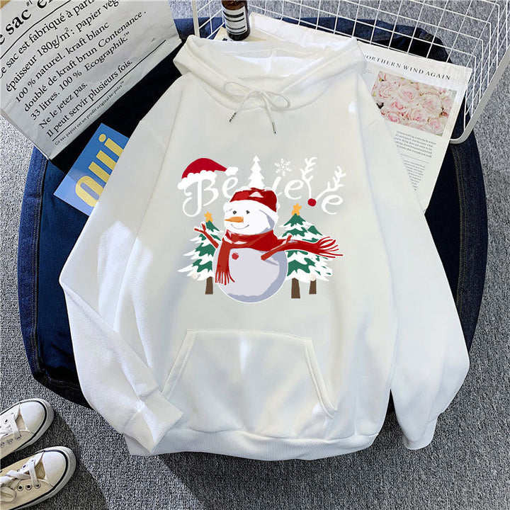 Kvinnors hoodie med glädjefyllt julmotiv Mirla-Eva Jonsson
