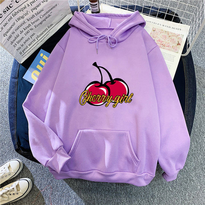 Kvinnors hoodie med glatt körsbärsmotiv Mirla-Eva Jonsson