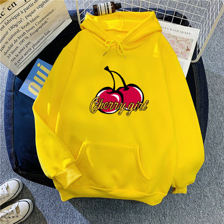 Kvinnors hoodie med glatt körsbärsmotiv Mirla-Eva Jonsson