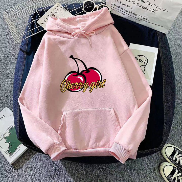 Kvinnors hoodie med glatt körsbärsmotiv Mirla-Eva Jonsson